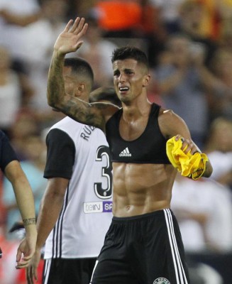 joao-cancelo-despide-mestalla-lagrimas-1_g.jpg